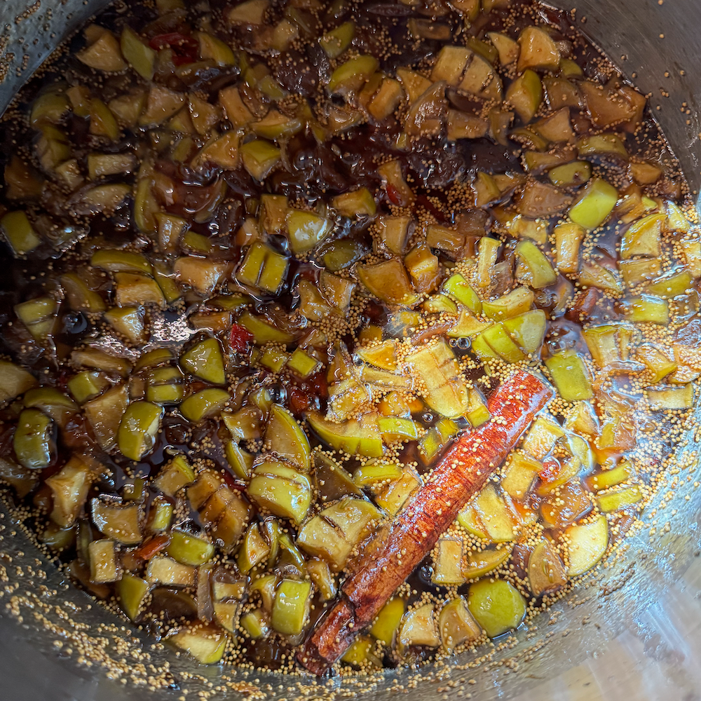 Apple with Fig & Jalapeno Chutney